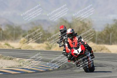 media/Dec-04-2025-Racers Edge (Thu) [[5ebc9f124d]]/3-B Group/1-Session 1 (Turn 7)/